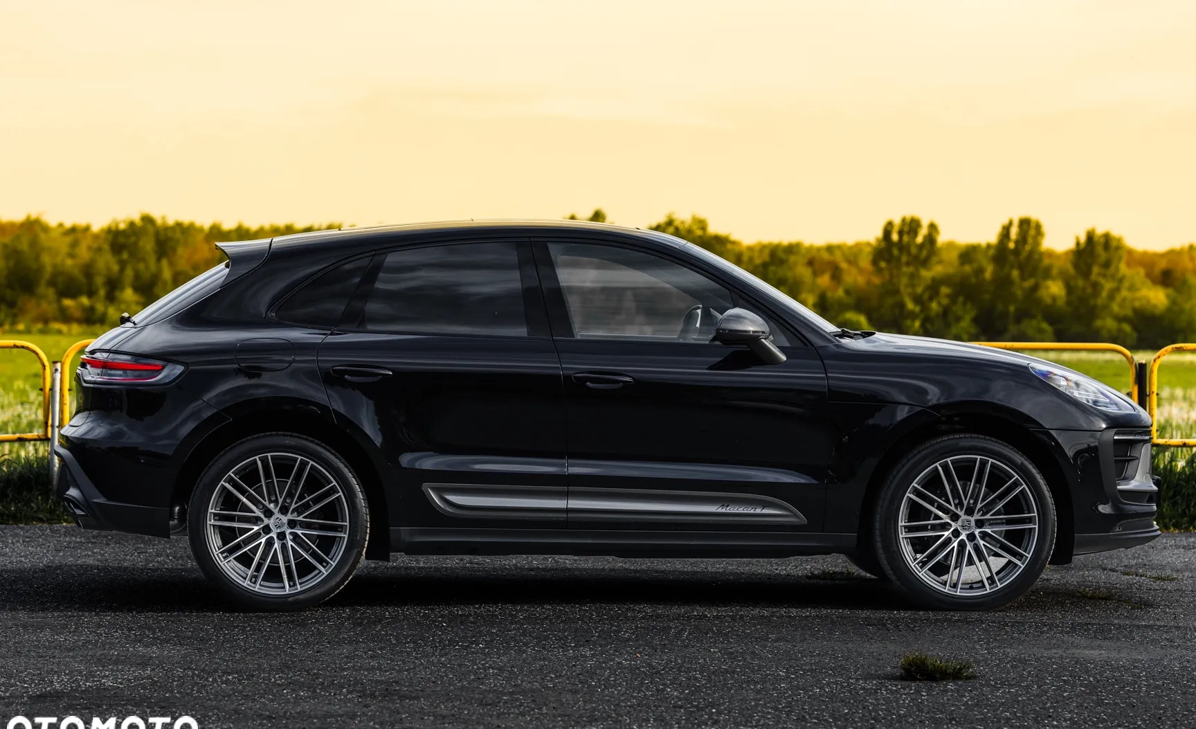 Porsche Macan cena 374396 przebieg: 3, rok produkcji 2024 z Dąbie małe 781